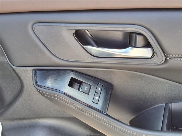Used 2023 Nissan Rogue SV w/ SV Premium B Package FWD image 26