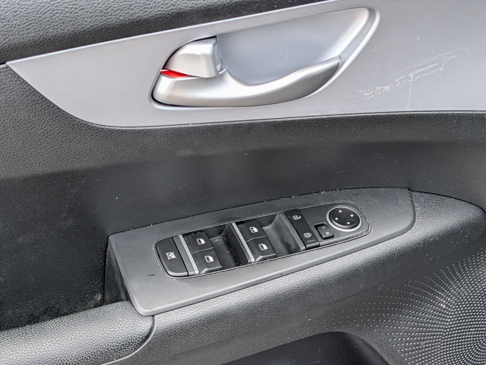 Used 2023 Kia Forte LXS FWD image 17