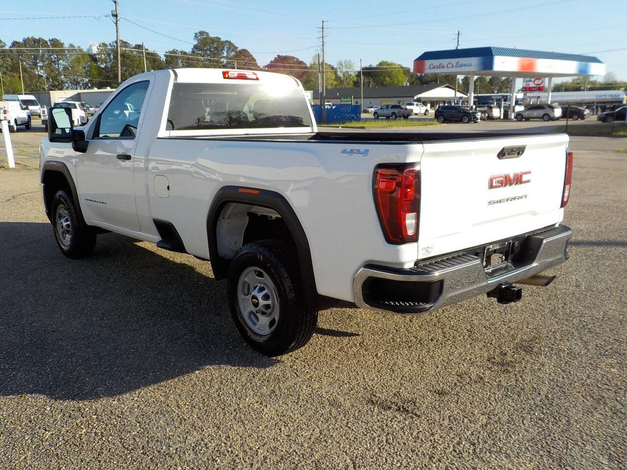 Used 2022 GMC Sierra 2500 Pro w/ Convenience Package AWD/4WD image 3