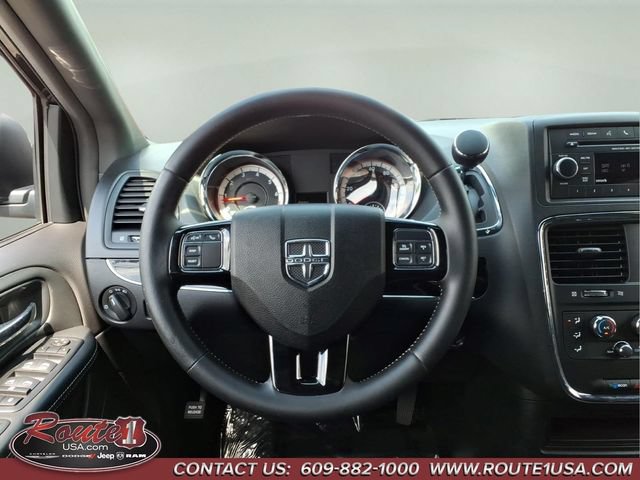 Used 2016 Dodge Grand Caravan SE FWD image 21