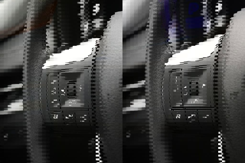 Used 2023 INFINITI QX60 Luxe w/ Vision Package image 18