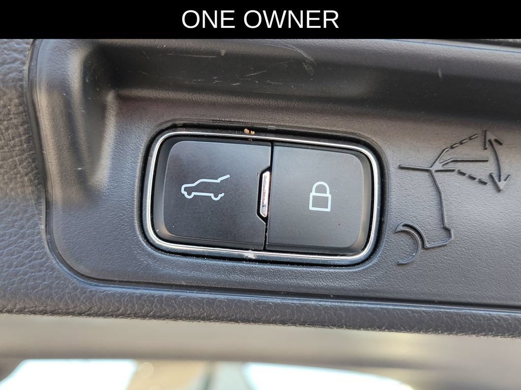 Used 2025 Ford Explorer Active AWD/4WD image 6