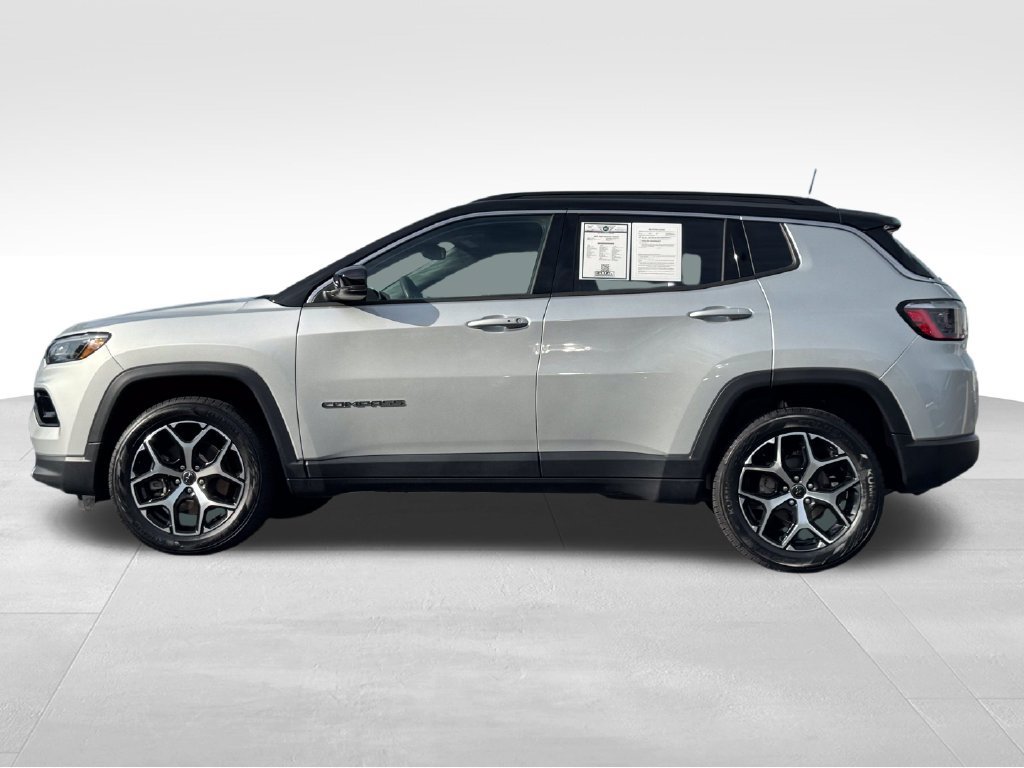 Used 2025 Jeep Compass Limited AWD/4WD image 4
