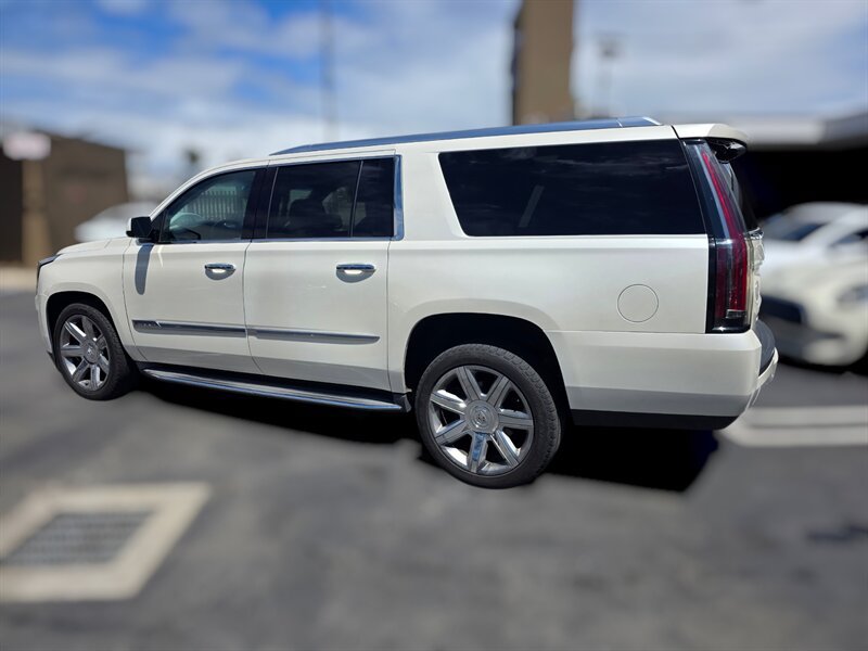 Used 2015 Cadillac Escalade ESV Luxury RWD image 6