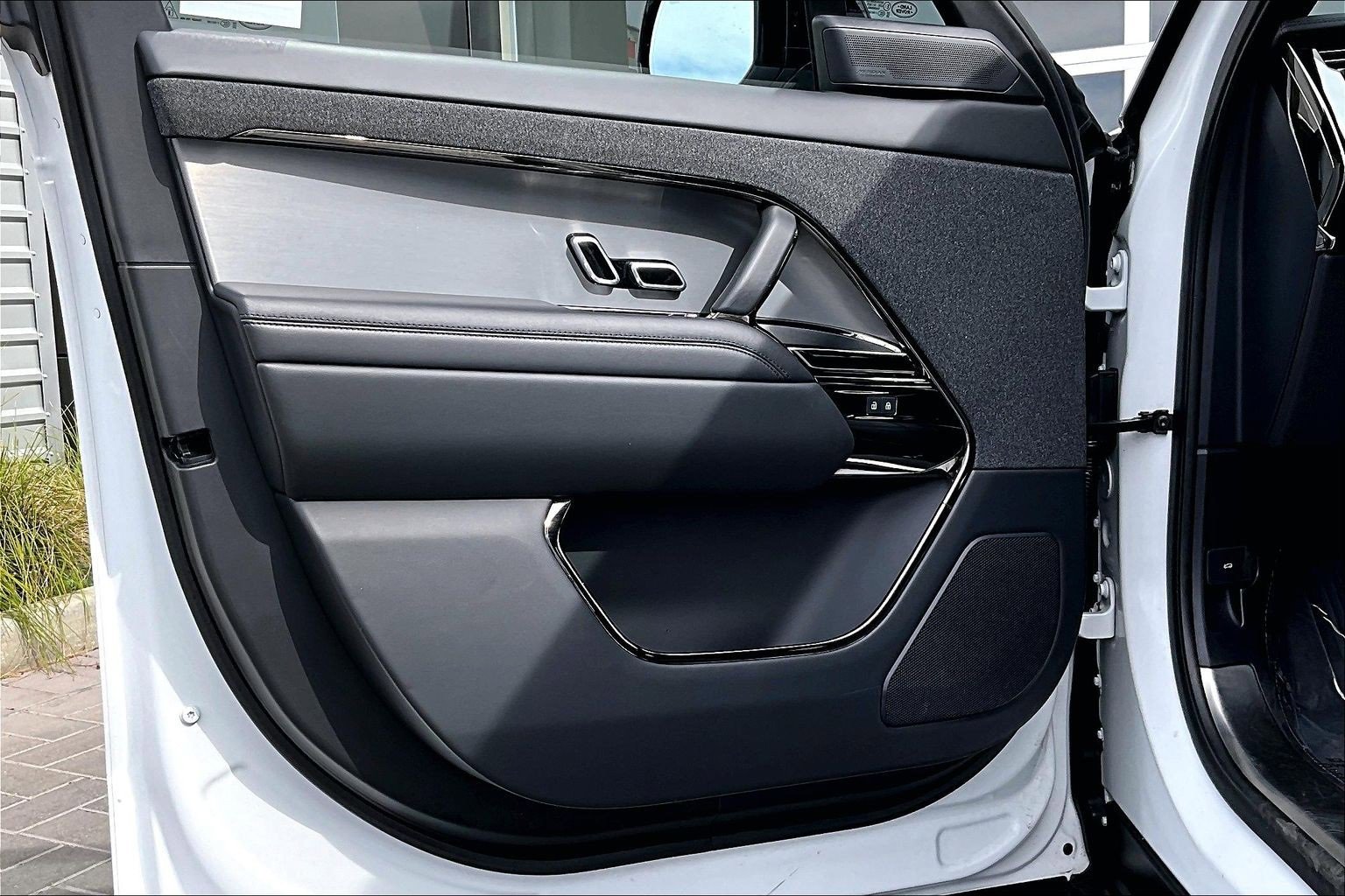 Used 2024 Land Rover Range Rover Sport Dynamic SE image 23