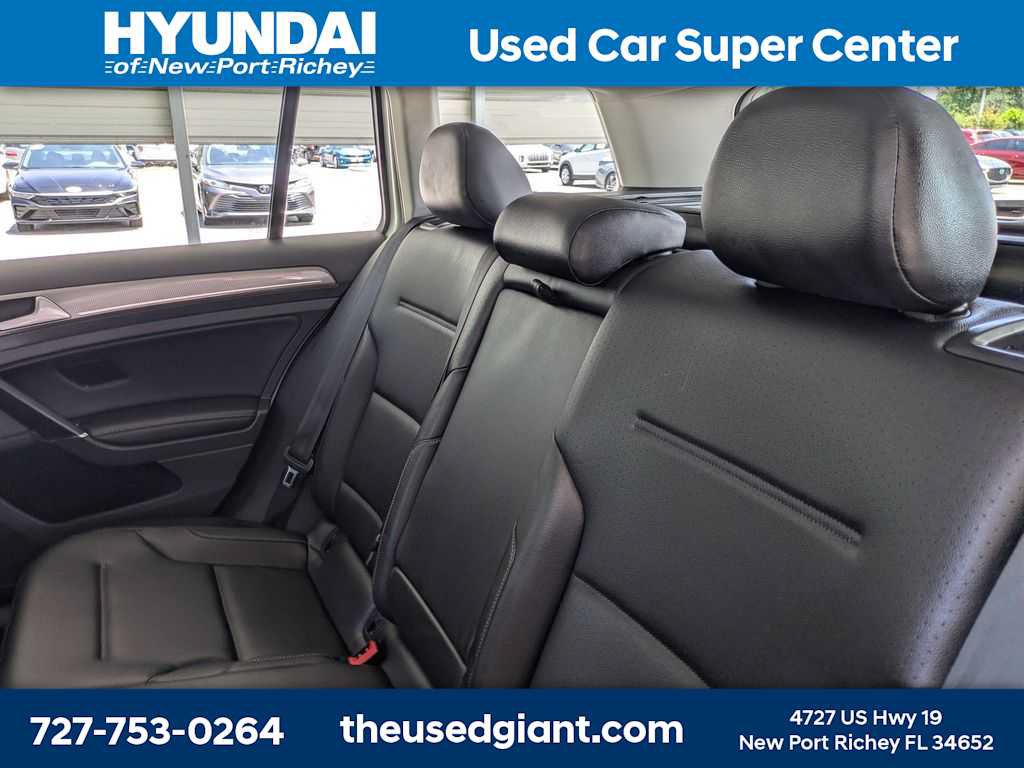 Used 2017 Volkswagen Golf Alltrack SE AWD/4WD image 16