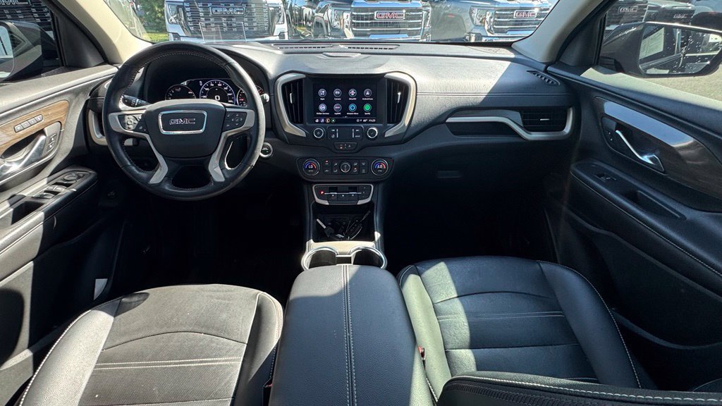 Used 2022 GMC Terrain Denali w/ Denali Premium Package AWD/4WD image 14