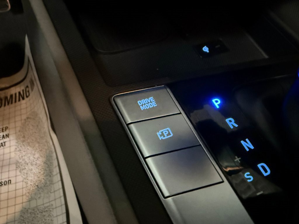 Certified 2025 Hyundai Elantra Sport image 37