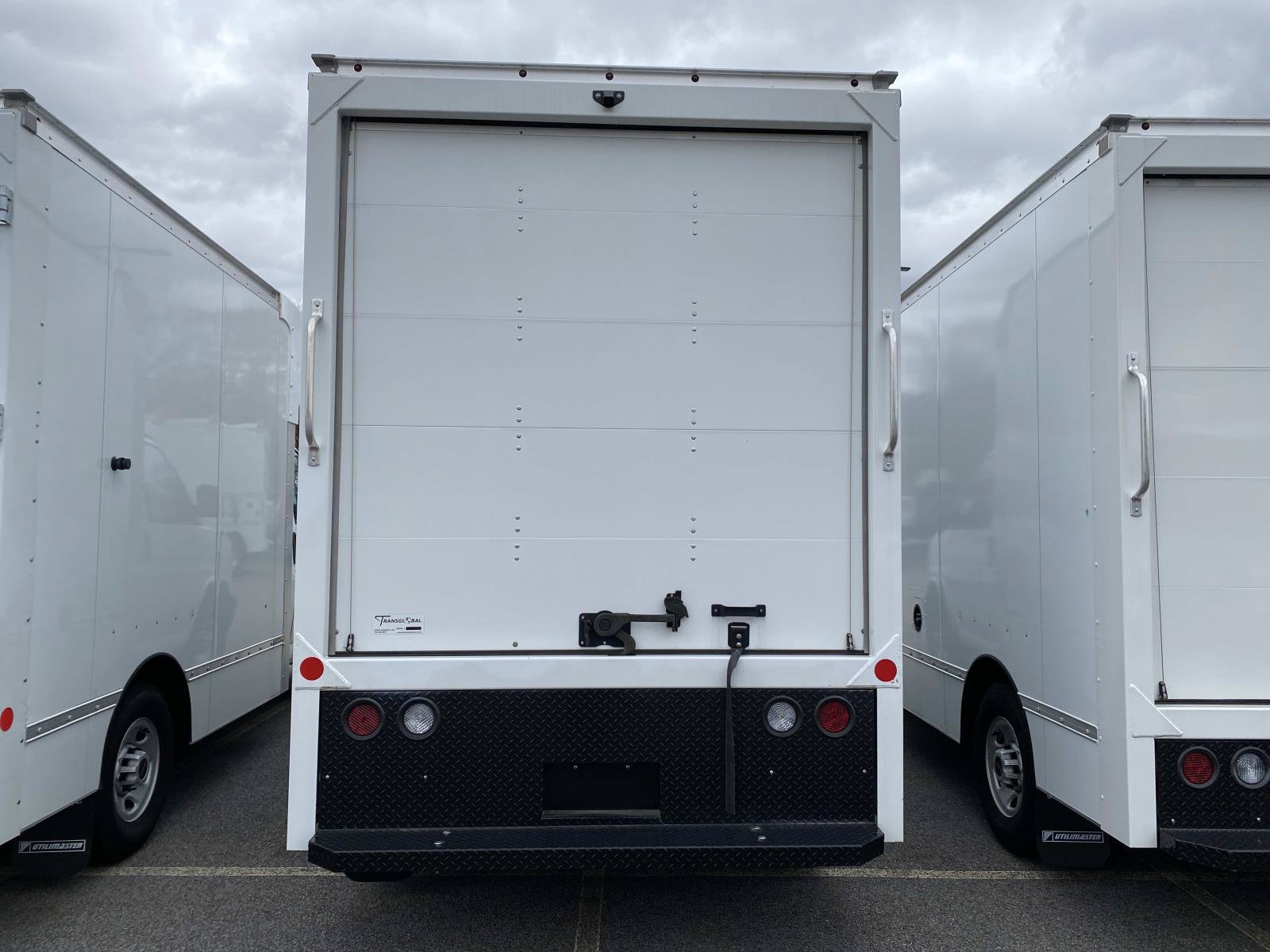 New 2023 GMC Savana 3500 w/ Power Convenience Package RWD image 3