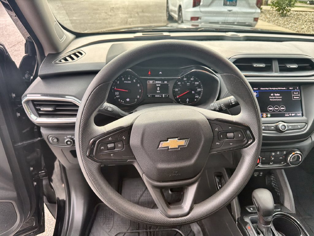 Used 2023 Chevrolet TrailBlazer LT FWD image 11