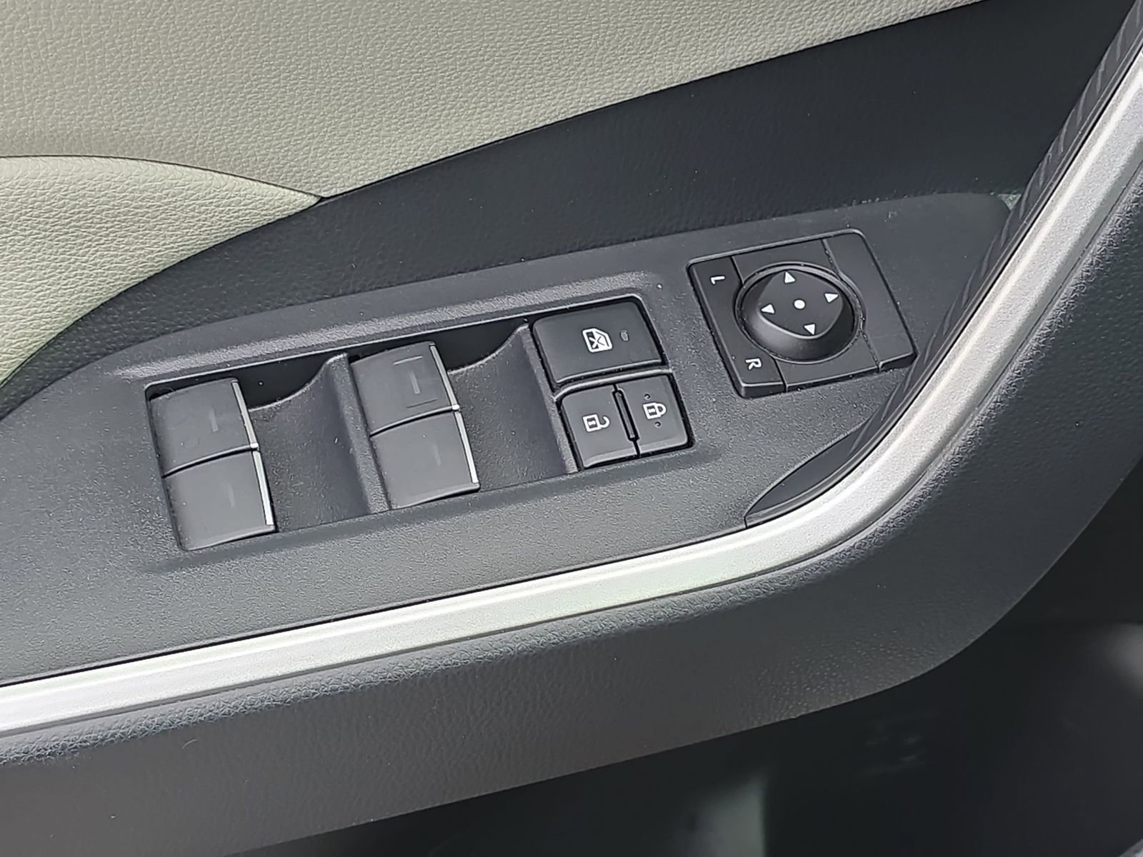 Used 2024 Toyota RAV4 XLE image 34