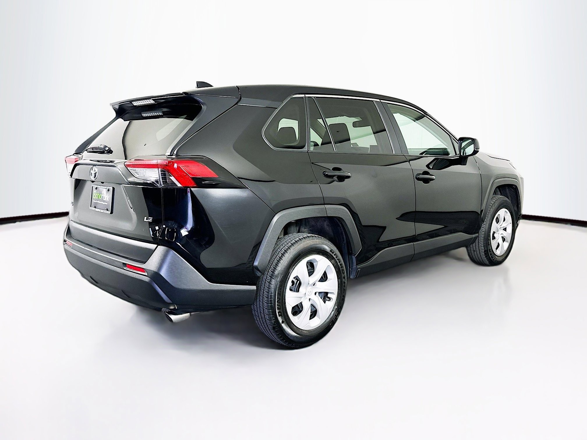 Used 2025 Toyota RAV4 LE image 9
