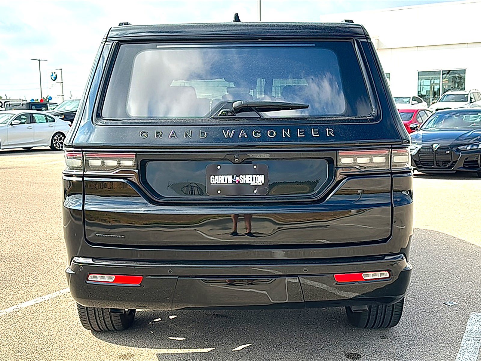 Used 2023 Jeep Grand Wagoneer Series III AWD/4WD image 7