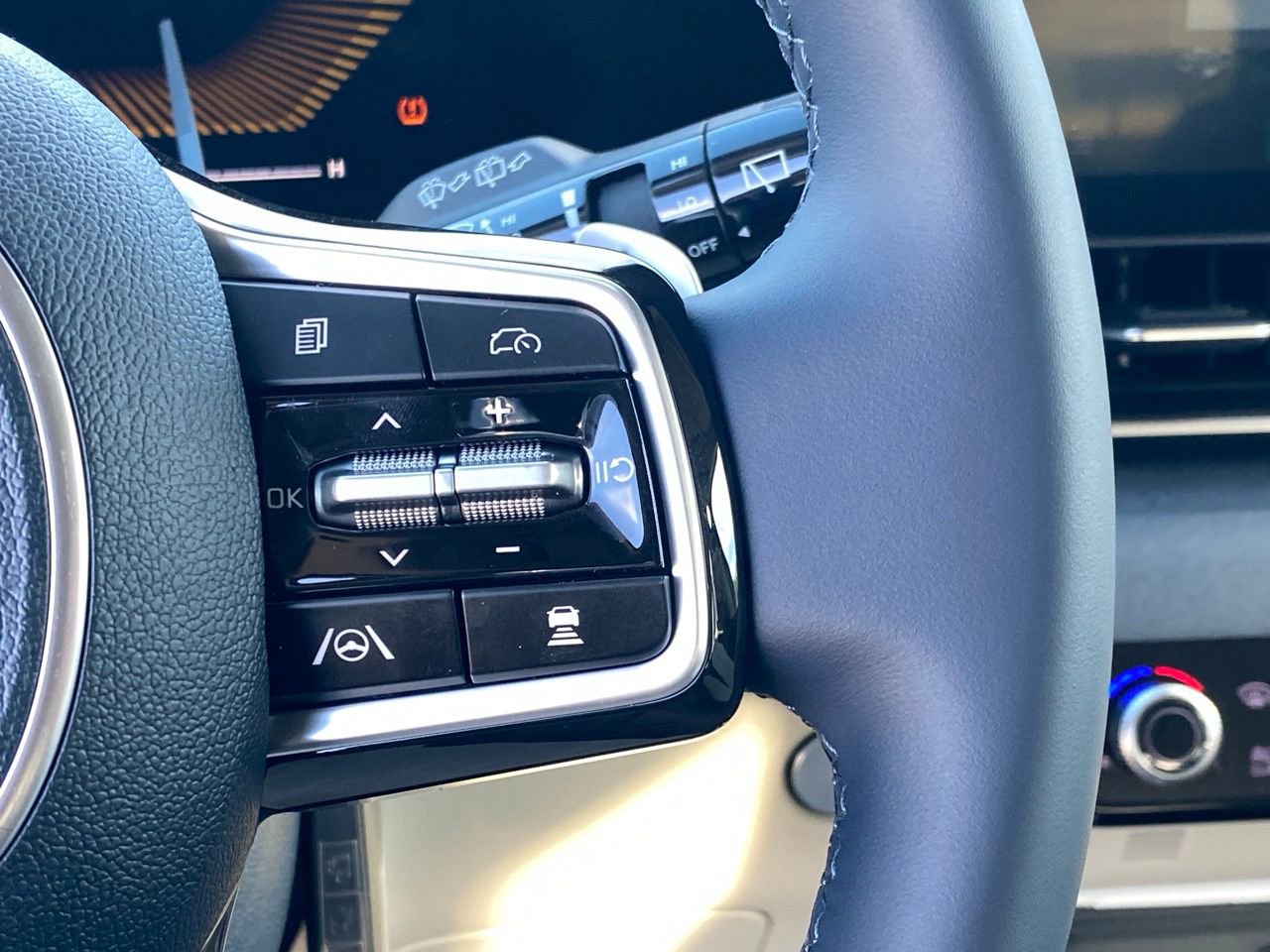 New 2026 Kia Carnival EX image 14