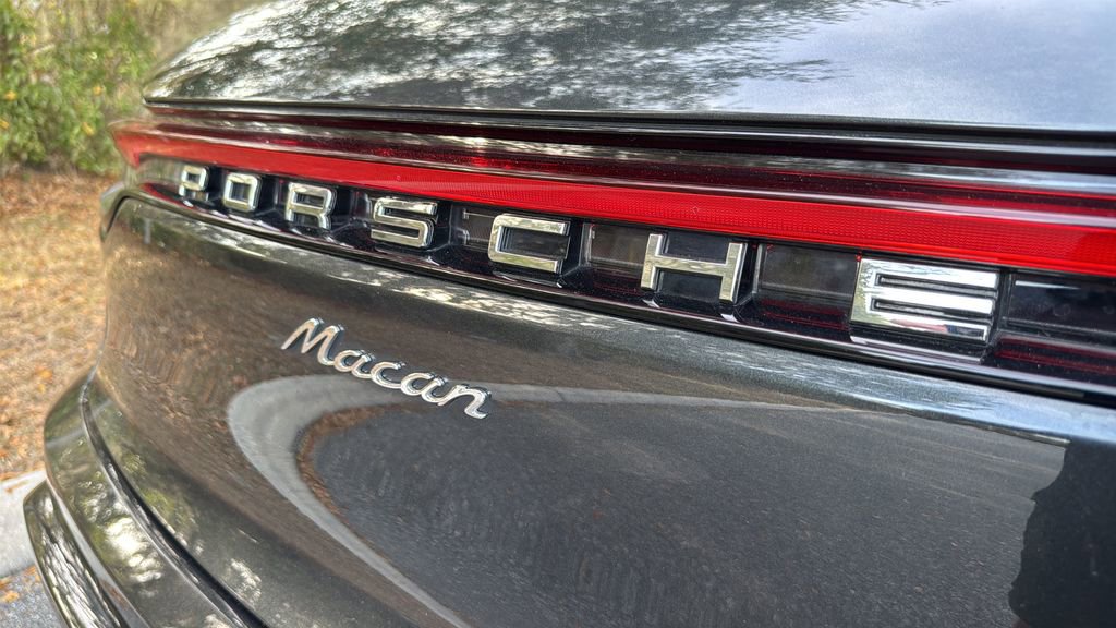 Certified 2023 Porsche Macan image 25