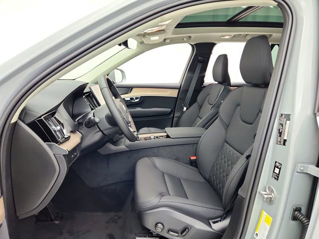 New 2026 Volvo XC90 T8 Plus w/ Protection Package Premier AWD/4WD image 17