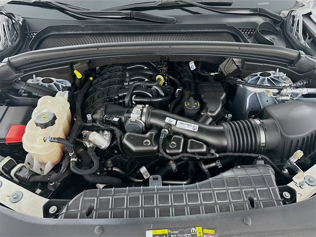 Used 2024 Jeep Grand Cherokee Limited image 32