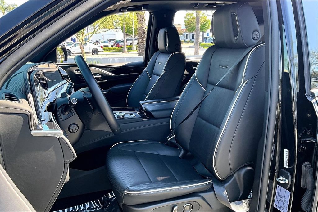 Used 2024 Cadillac Escalade Sport w/ LPO, ONYX Package AWD/4WD image 10