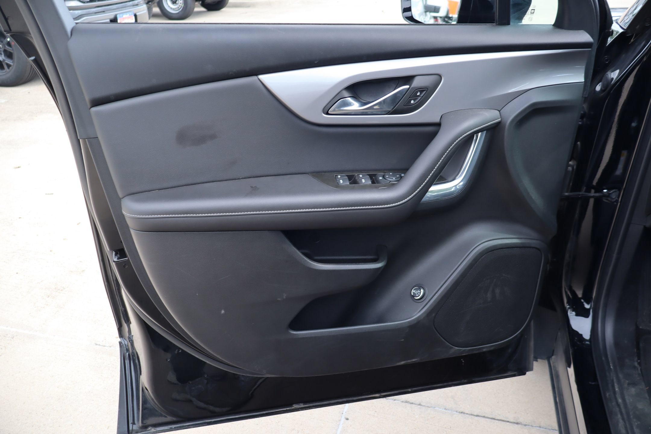 Used 2023 Chevrolet Blazer LT FWD image 12