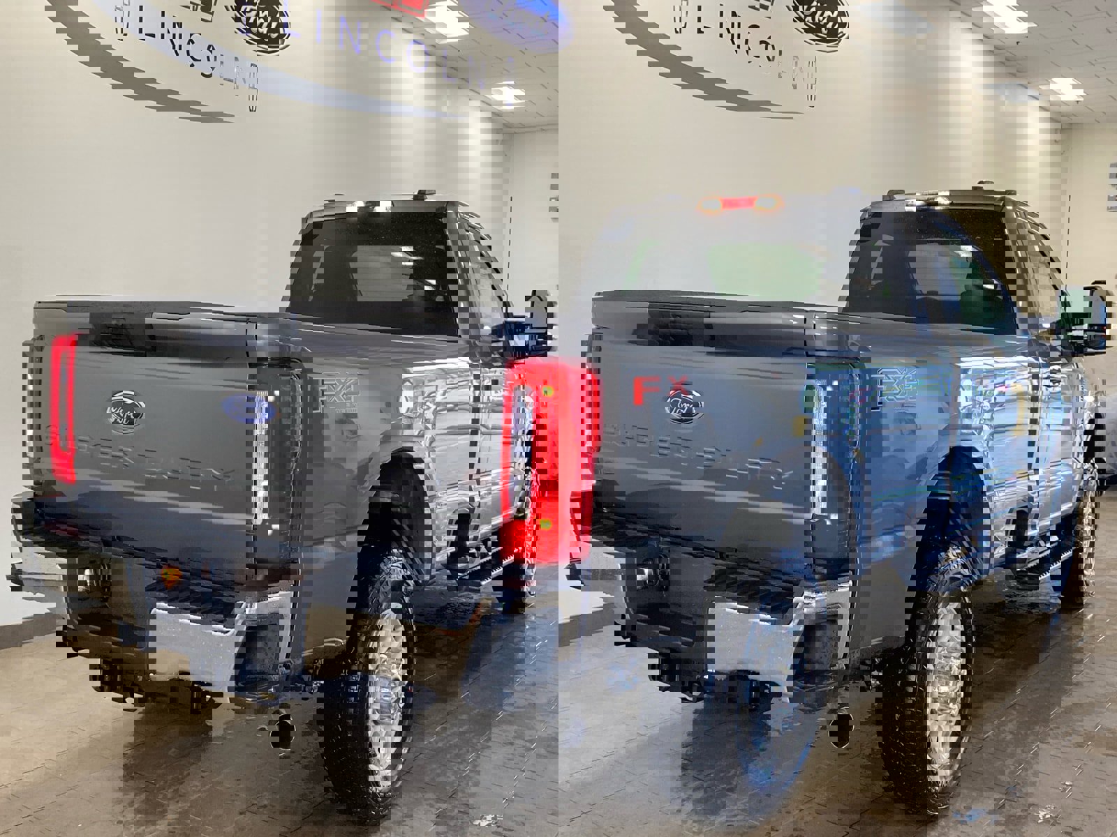 New 2025 Ford F350 XLT w/ FX4 Off-Road Package image 7