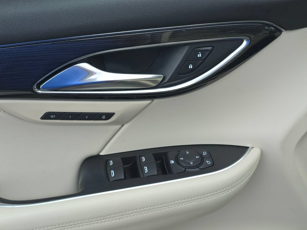 Used 2022 Buick Envision Essence w/ Technology Package I FWD image 11