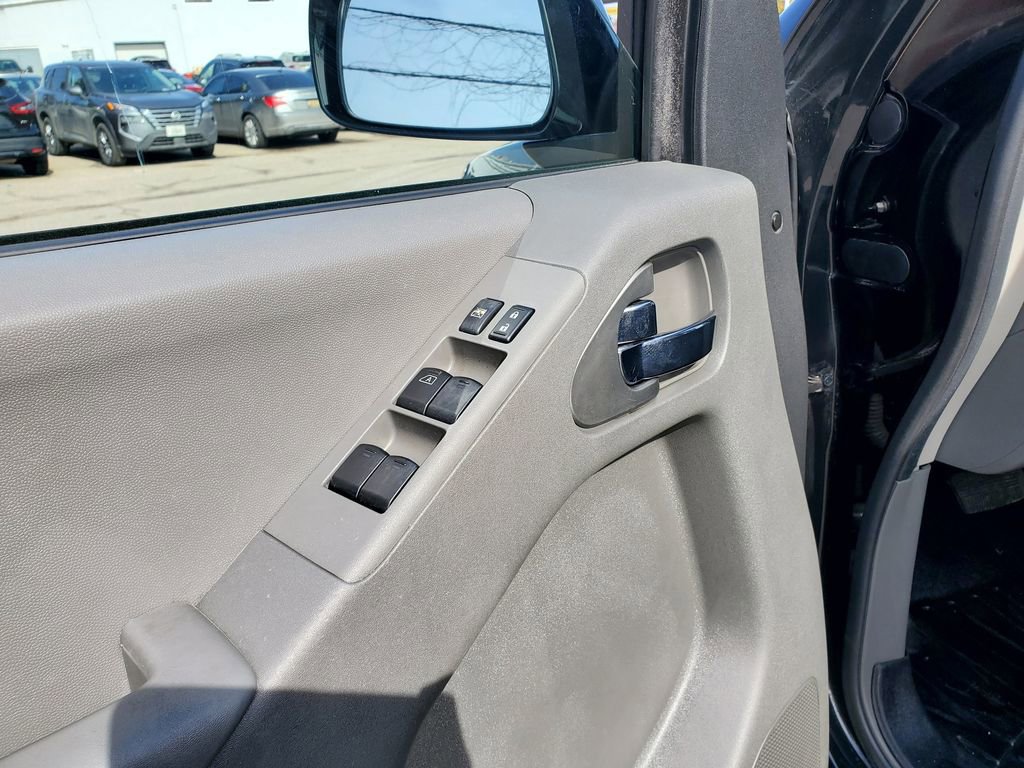 Used 2020 Nissan Frontier SV w/ Midnight Edition Floor Mats image 15