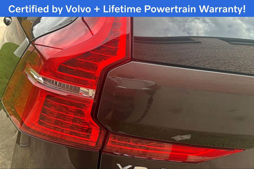 Used 2025 Volvo XC60 B5 Plus image 40