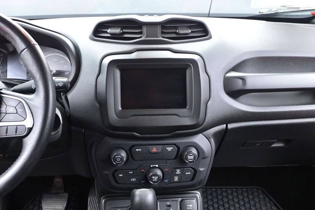 Used 2020 Jeep Renegade Latitude w/ Cold Weather Group AWD/4WD image 24