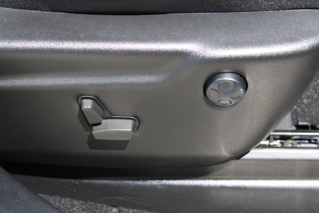 Used 2021 Jeep Grand Cherokee Limited RWD image 13