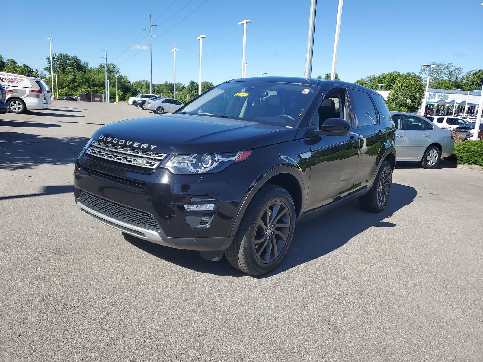 Used 2018 Land Rover Discovery Sport HSE AWD/4WD image 2
