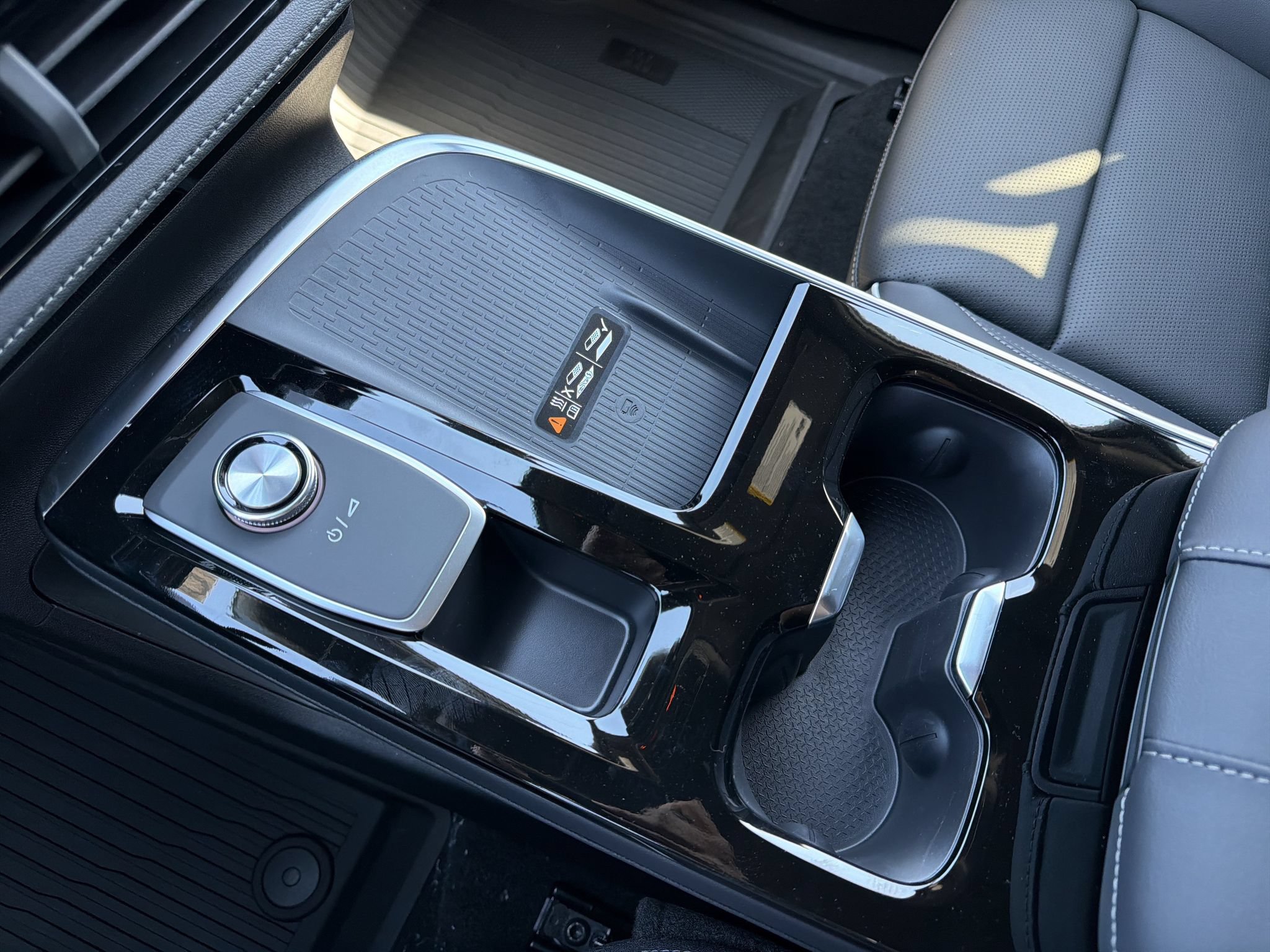 New 2027 Buick Enclave Avenir FWD image 7