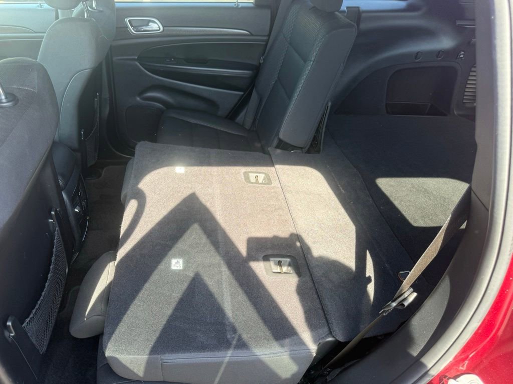 Used 2018 Jeep Grand Cherokee Laredo AWD/4WD image 34