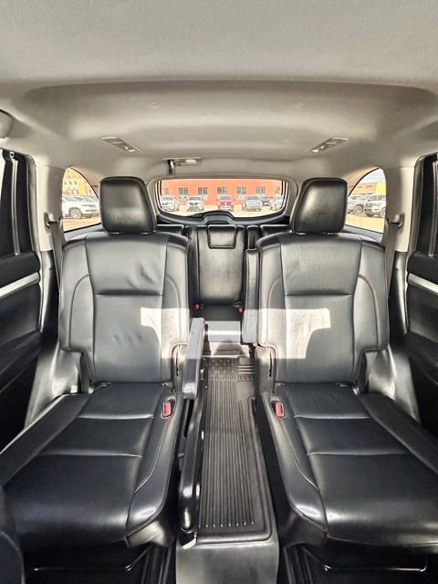 Used 2019 Toyota Highlander XLE FWD image 25