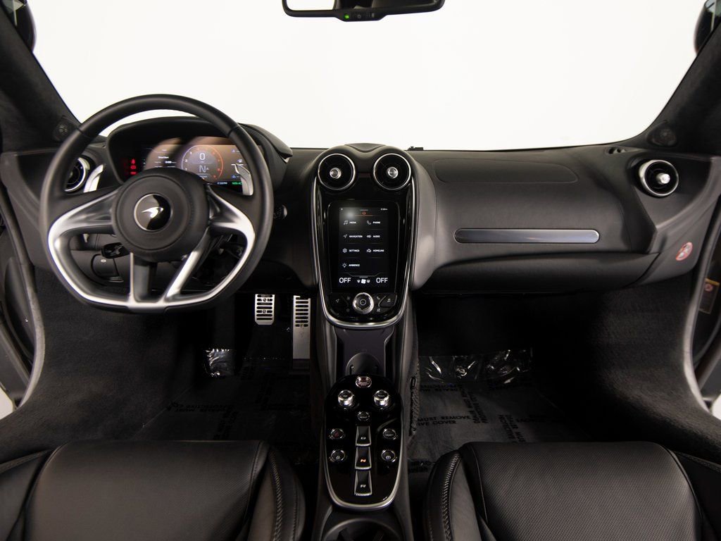Used 2023 McLaren GT image 27