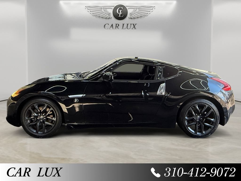Used 2016 Nissan 370Z Coupe RWD image 2