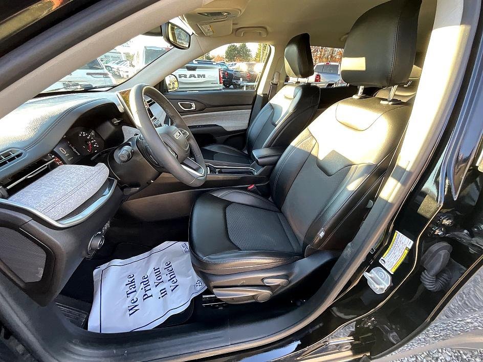 Used 2022 Jeep Compass Latitude image 14