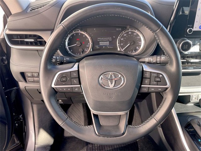 Used 2024 Toyota Highlander XLE image 14
