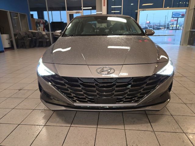 Used 2023 Hyundai Elantra Limited w/ Cargo Package FWD image 3