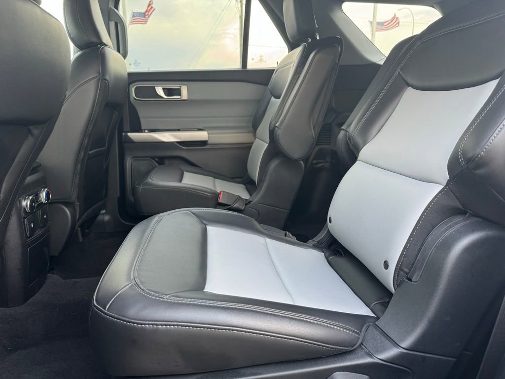 Certified 2023 Ford Explorer XLT w/ Equipment Group 202A AWD/4WD image 8
