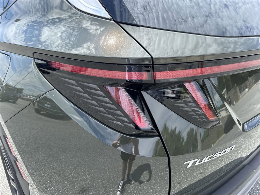 New 2025 Hyundai Tucson Limited image 16