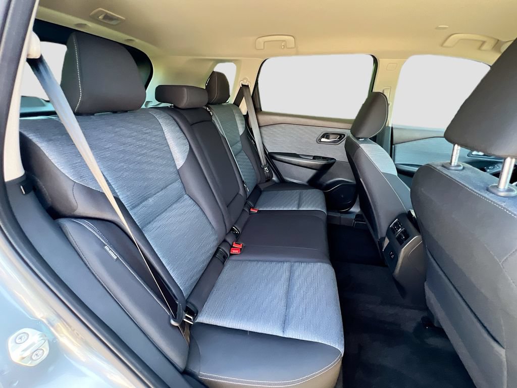 Used 2023 Nissan Rogue SV FWD image 24