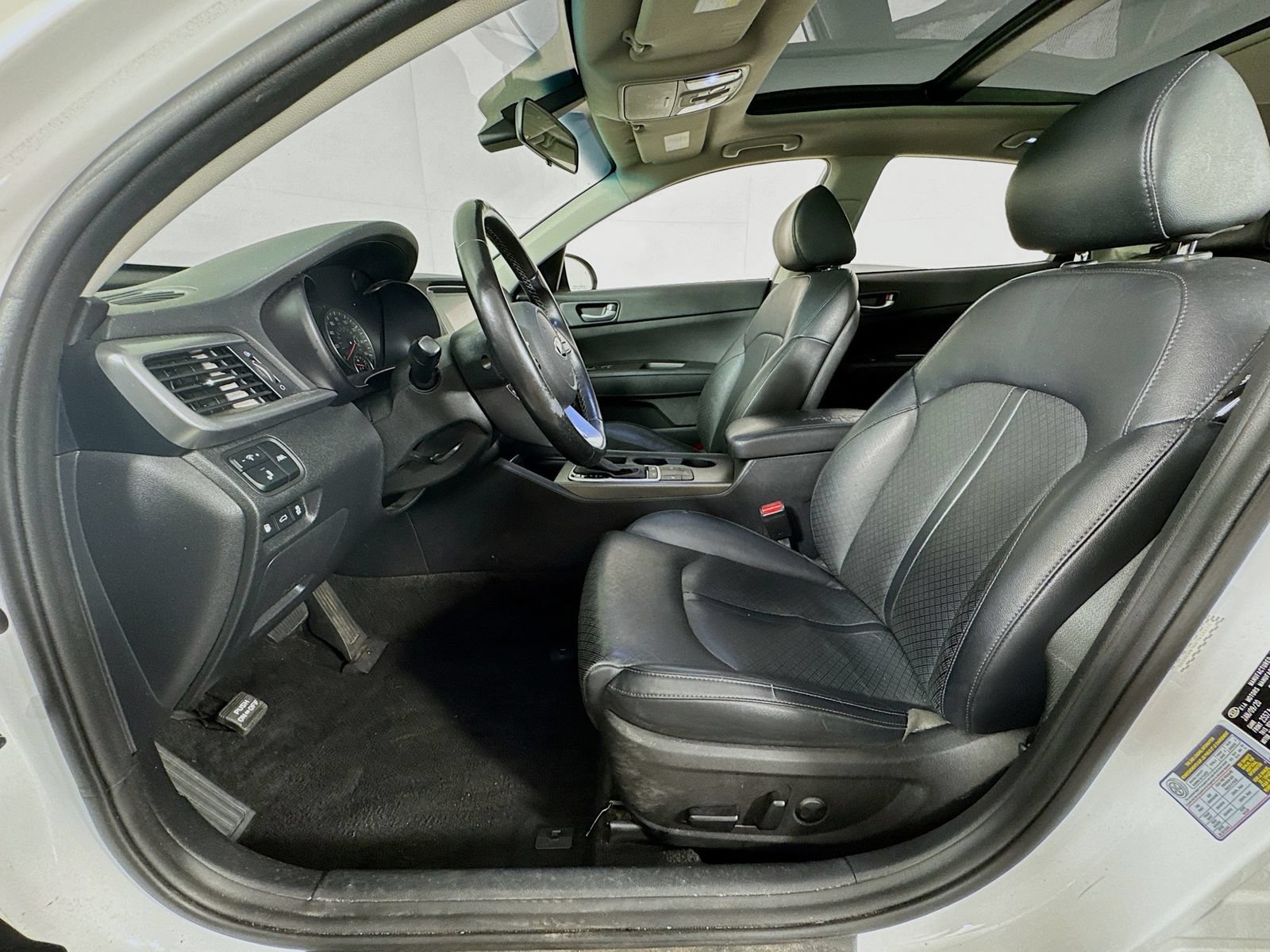 Used 2020 Kia Optima SE FWD image 12