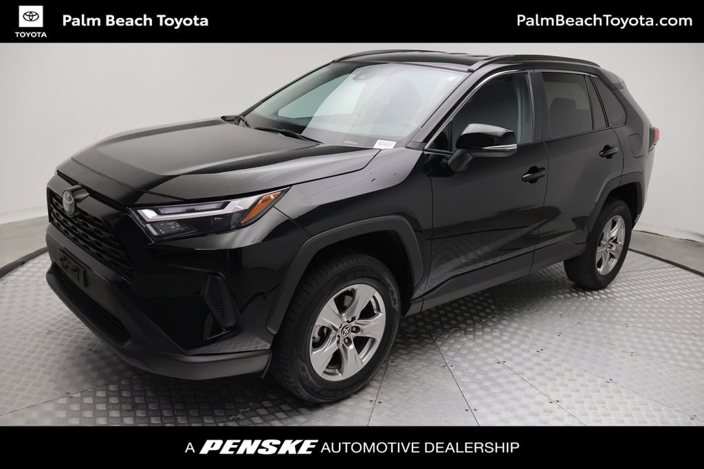 Certified 2024 Toyota RAV4 XLE FWD image 1