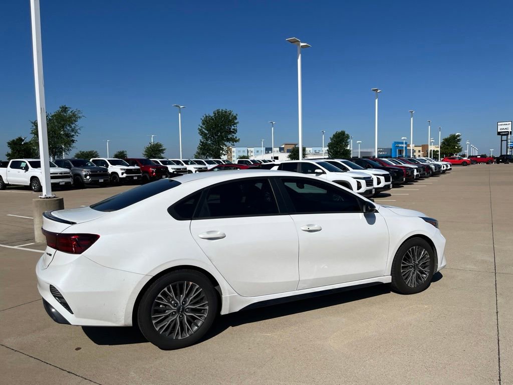 Used 2023 Kia Forte GT-Line w/ GT-Line Technology Package FWD image 5