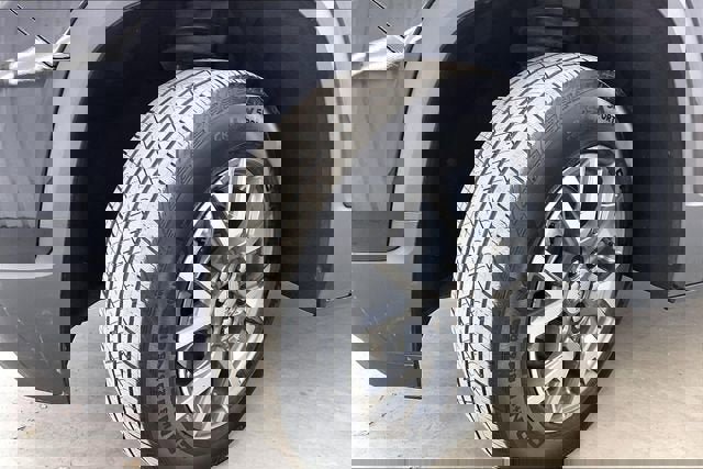 Certified 2023 GMC Acadia SLT w/ Technology Package image 33