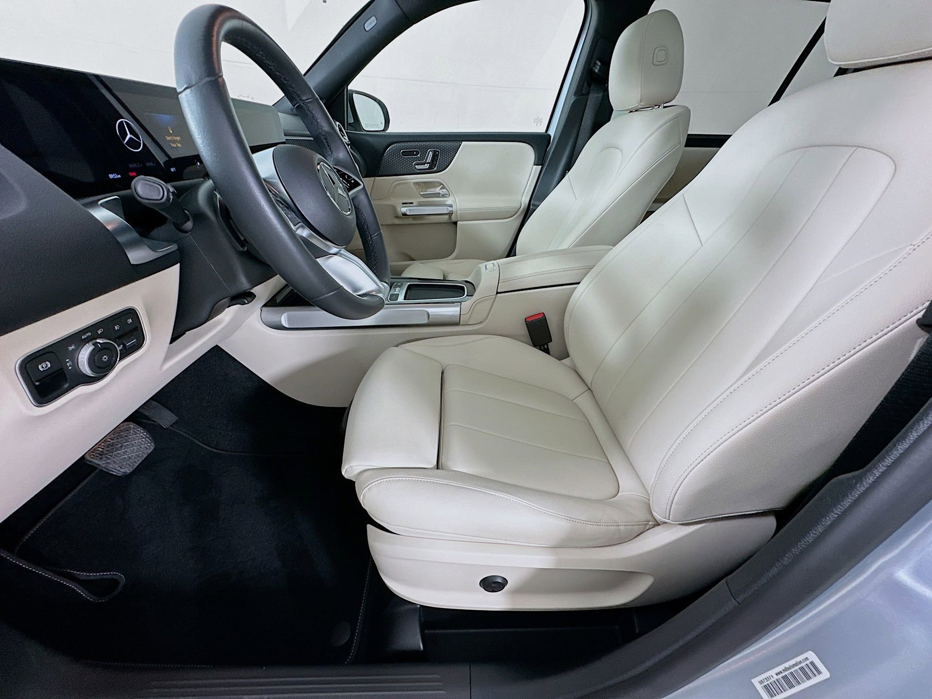 Used 2024 Mercedes-Benz GLB 250 image 22