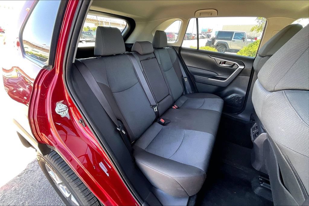 Used 2025 Toyota RAV4 XLE AWD/4WD image 26