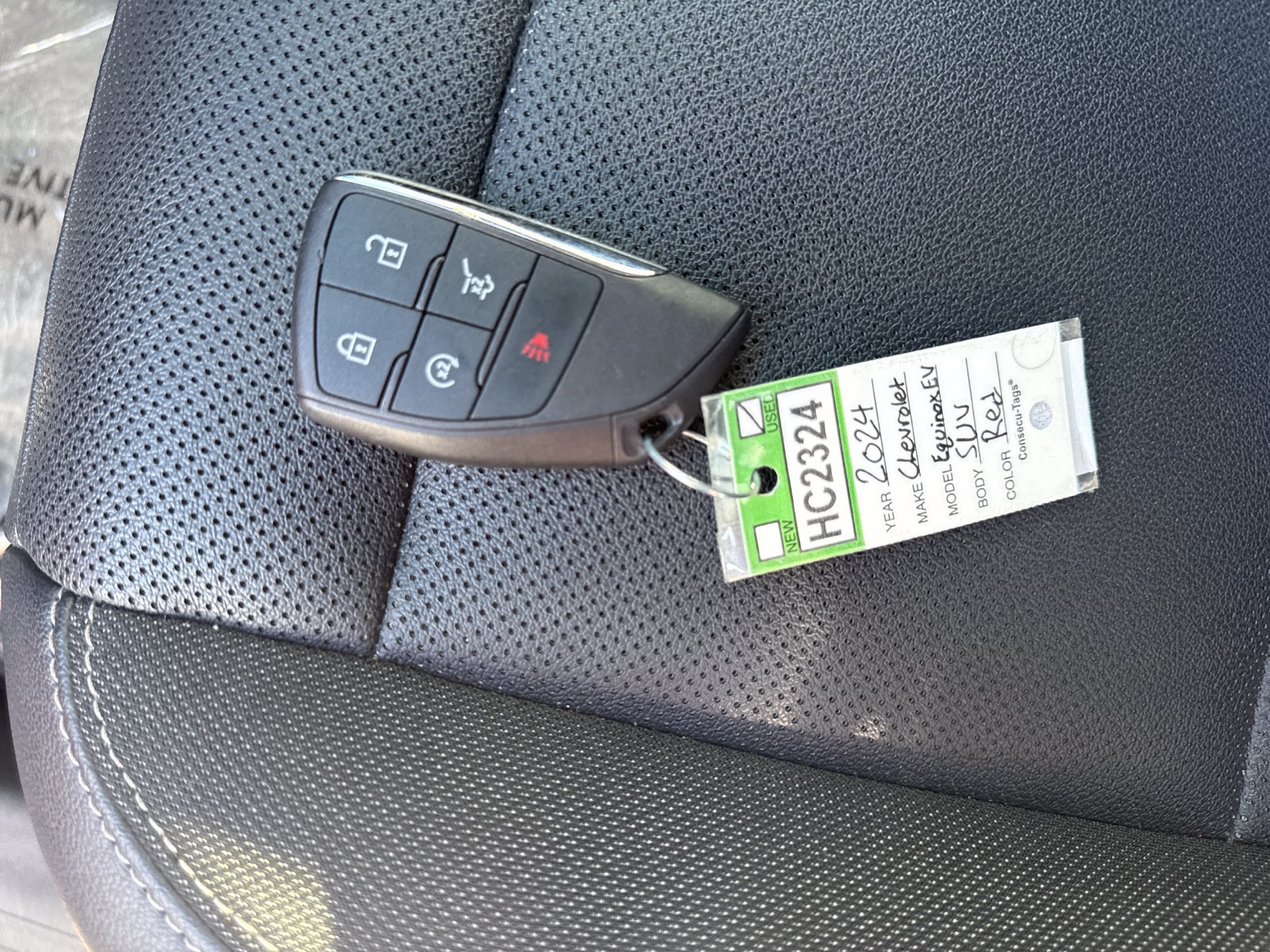Used 2024 Chevrolet Equinox EV LT w/ LPO, Trailering Package FWD image 29