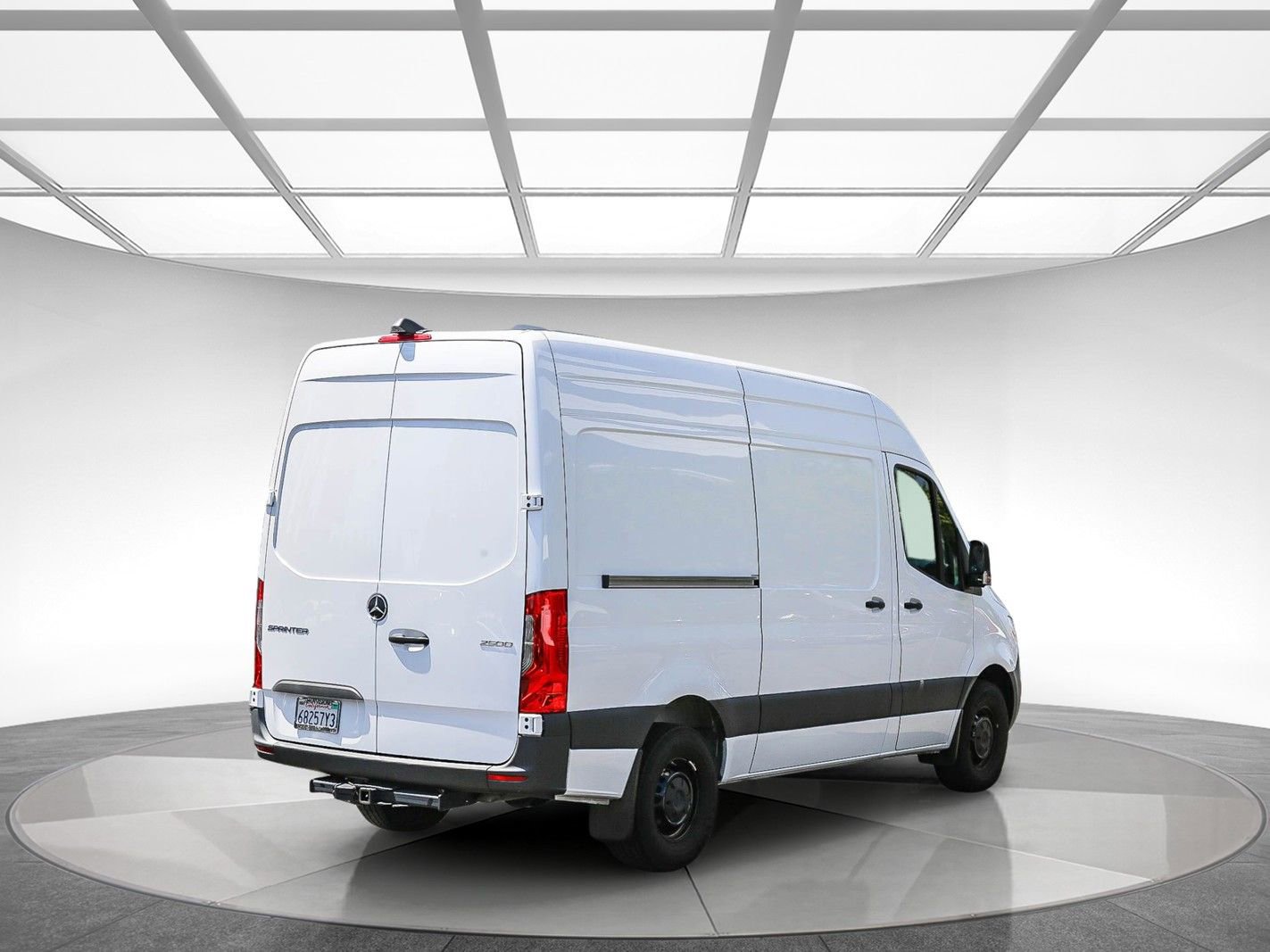 Used 2024 Mercedes-Benz Sprinter 2500 image 3