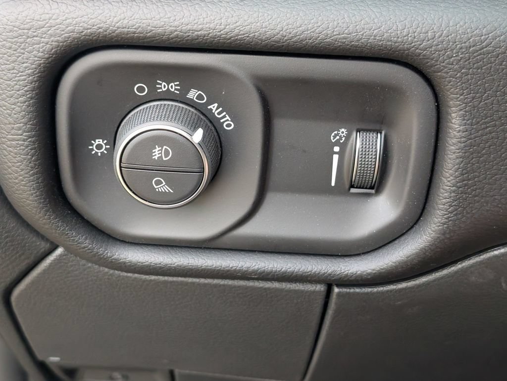 New 2026 RAM 3500 Big Horn AWD/4WD image 13